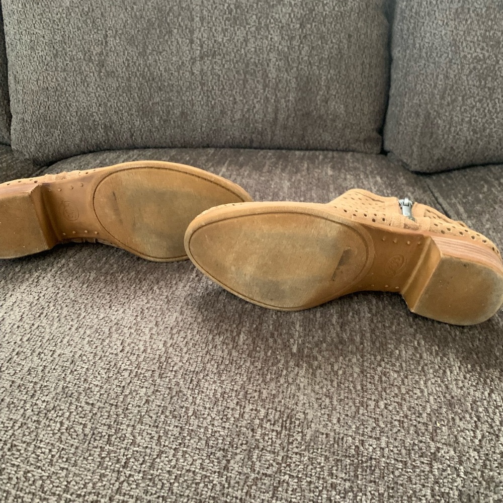 Lucky Booties 7 - image 2